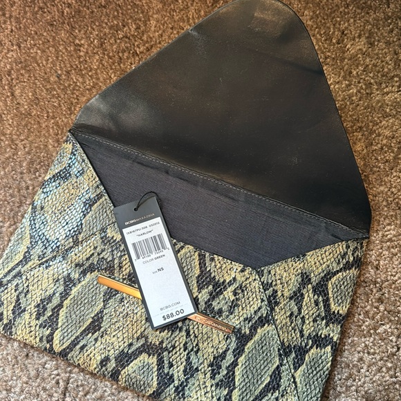 Bcbg brand new snake pattern envelope clutch with garment bag - Picture 2 of 2